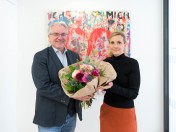 Oberbürgermeister Marc Buchholz überreicht Frau Krumwiede-Steiner zur Mandatsniederlegung einen Blumenstrauß (Wechsel nach Berlin in den Bundestag). Historisches Rathaus